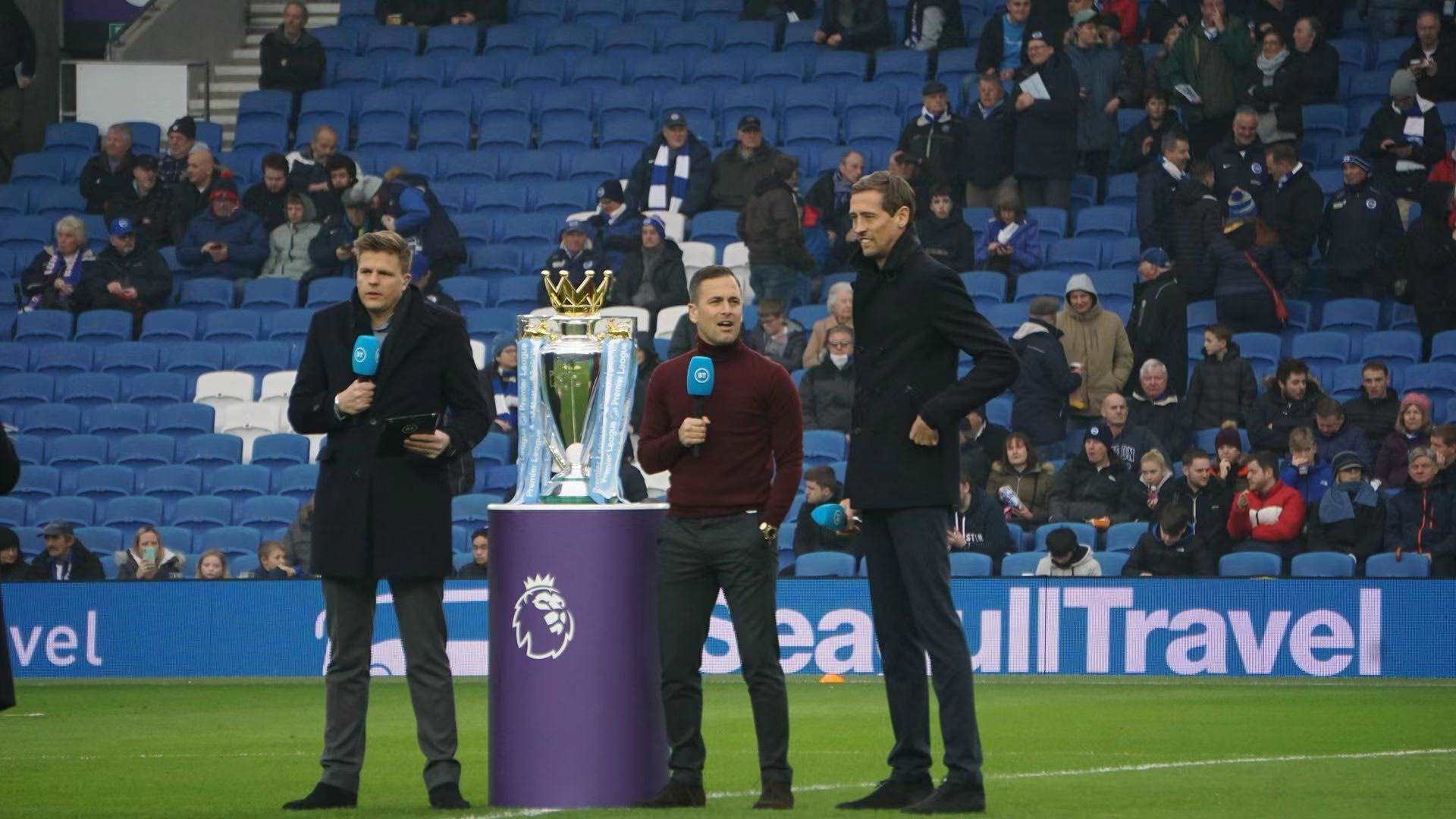 着球员不仅 着球员不仅