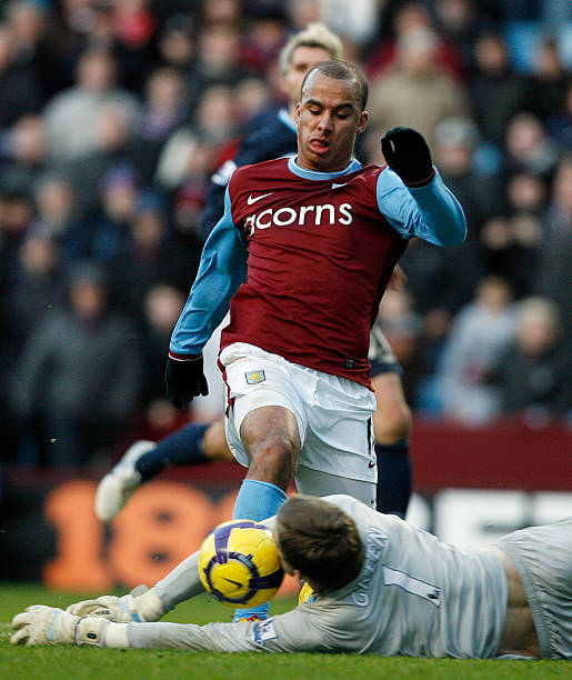 凭借他与巴 凭借他与巴